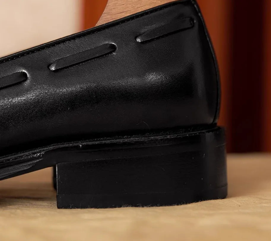 Men's black genuine leather fringed loafers with rubber sole and British styling
