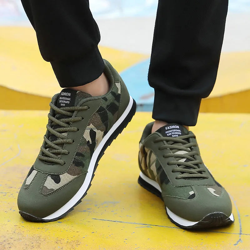 Camouflage pattern sports running shoes with suede upper and low-top design on foam sole