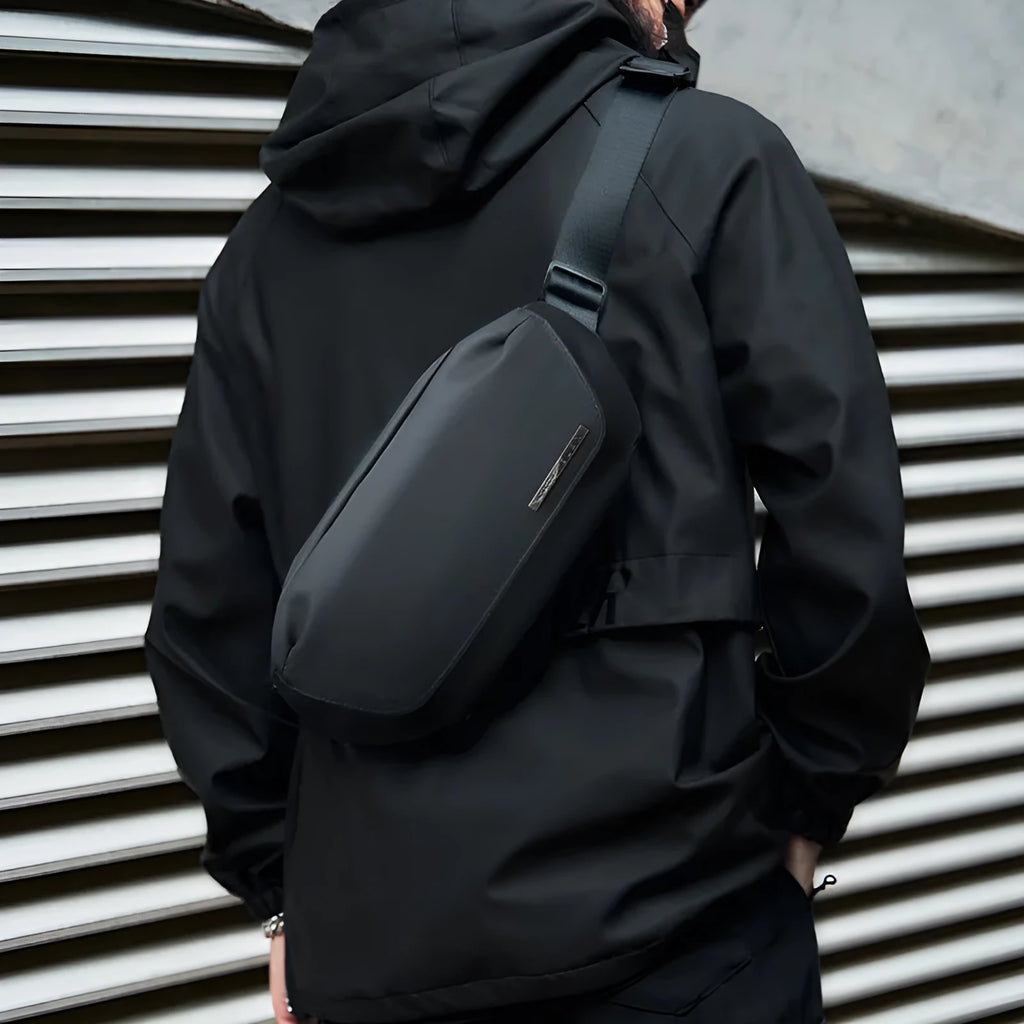 Black Oxford cloth men's messenger bag with one-shoulder riding design and sewing thread detailing