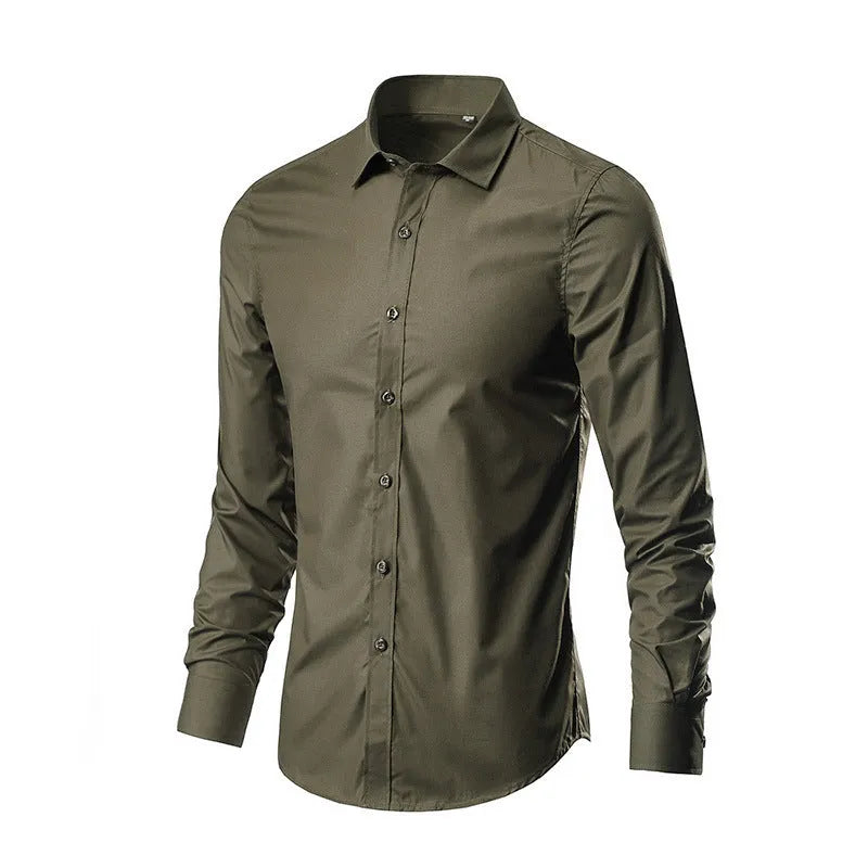 Man wearing a loose-fit long-sleeve linen shirt in a light colour, showing the relaxed silhouette and textured fabric.