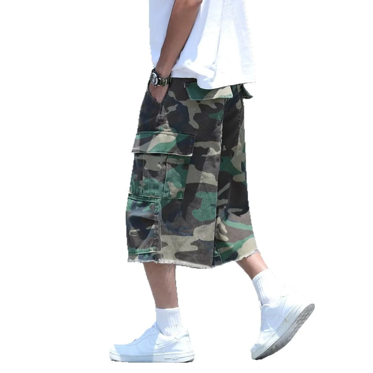 American retro workwear camouflage shorts in loose fit with cotton fabric