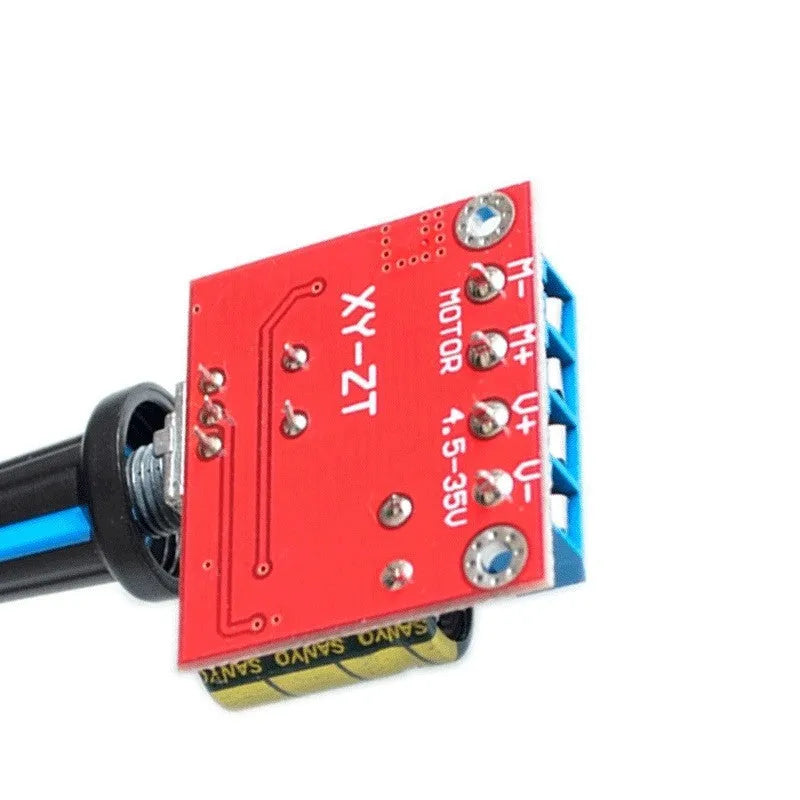 PWM DC motor speed governor for 5V to 35V applications with compact dimensions