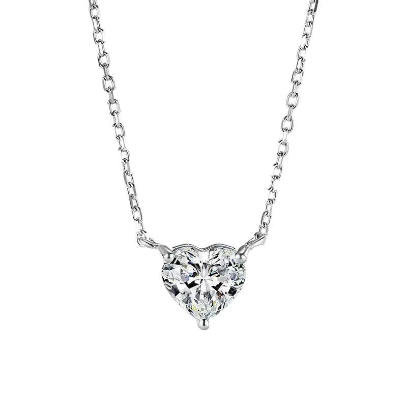 Silver-coloured women's necklace with a heart-shaped copper pendant on a chain