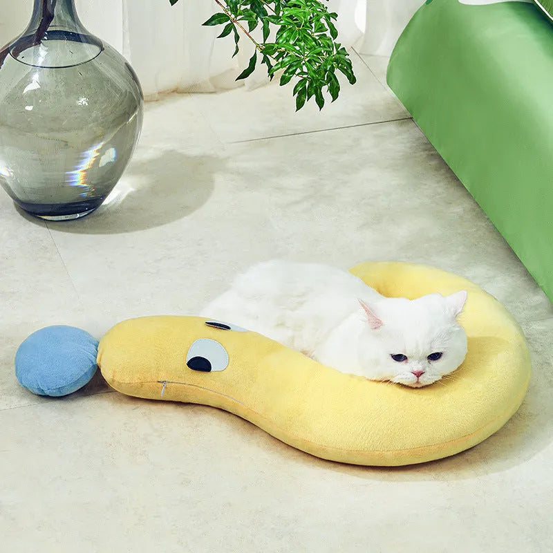 Blue or yellow rectangular pet pillow for cats and dogs, dimensions 62 cm by 39 cm.