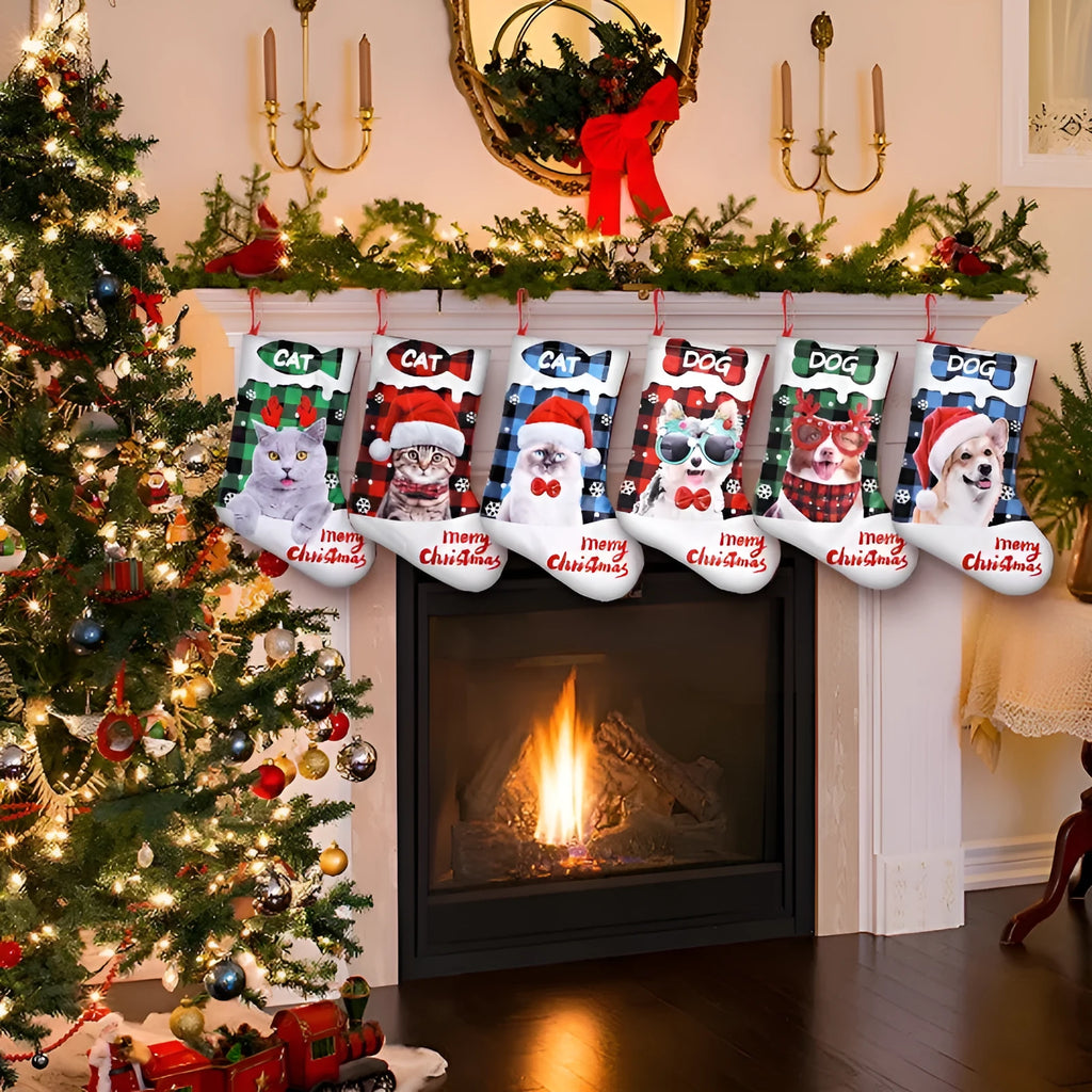 Green and black plaid cat printed cloth Christmas decoration measuring 26x36cm.