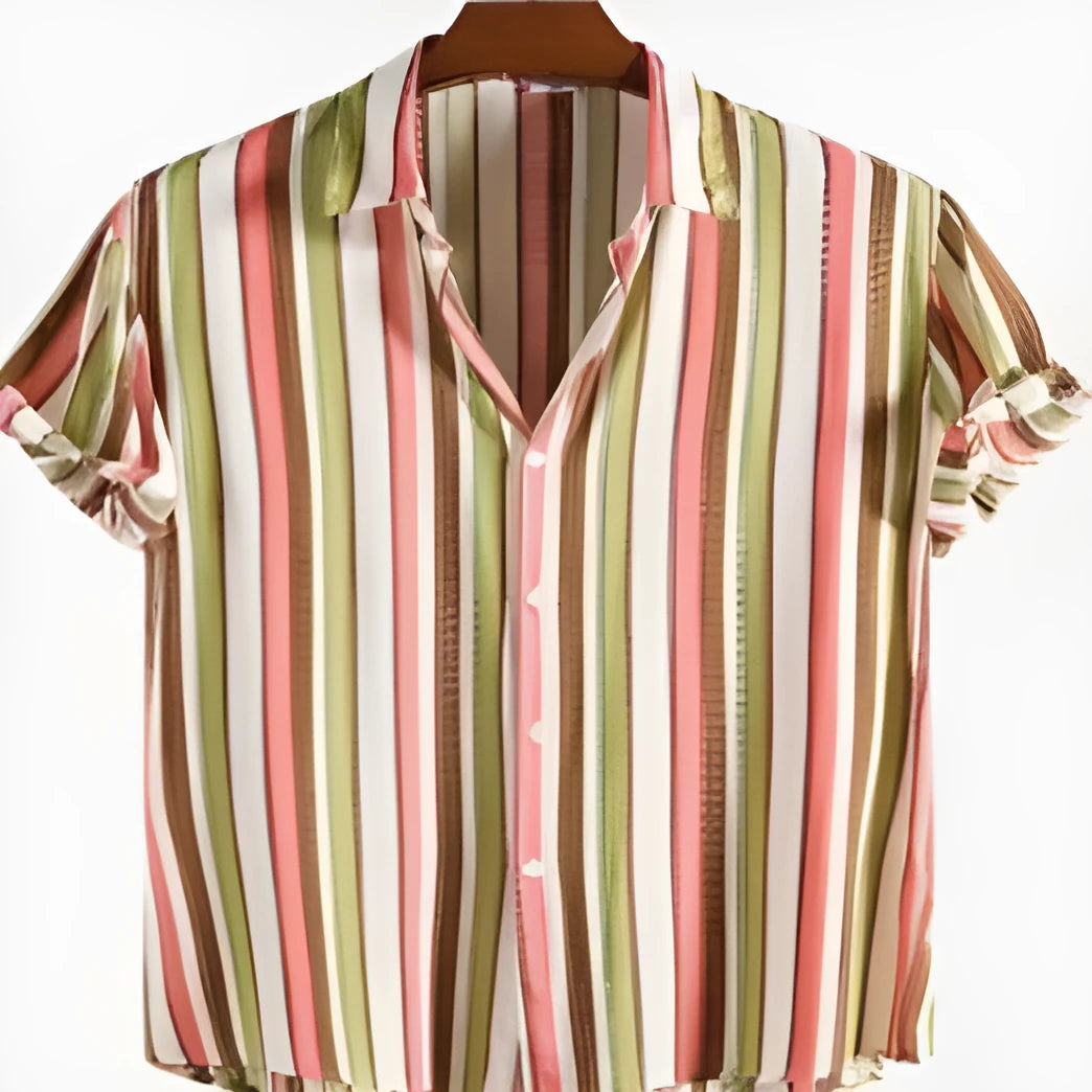 Men's short sleeve shirt with digital print pattern in lightweight polyester fabric