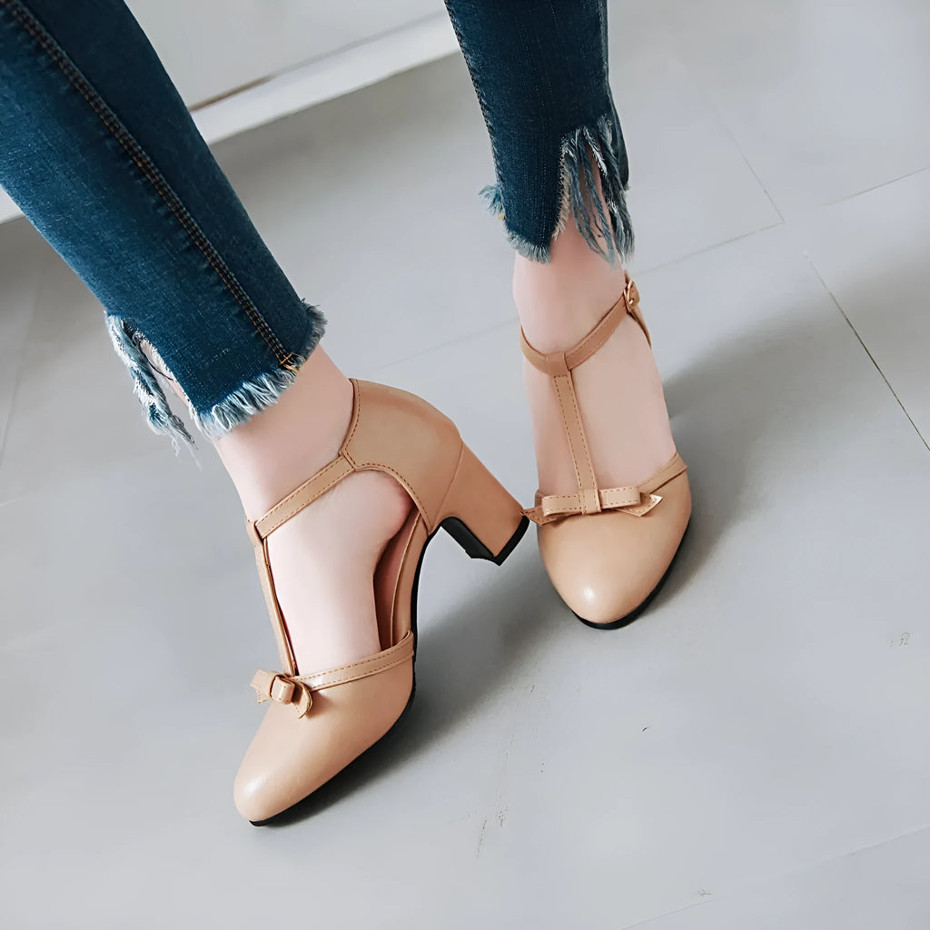 Women's chunky heel strap sandals with hollow-out round toe, bow tie detail and 6.5cm heel