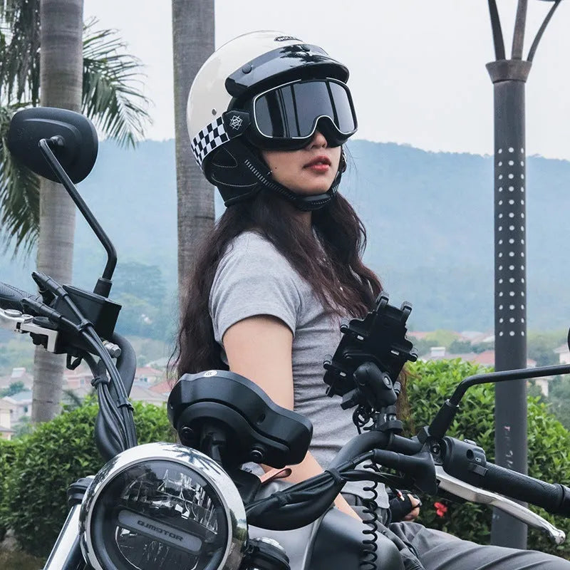 Retro-style unisex motorcycle helmet in ABS, shown in ivory white colour.