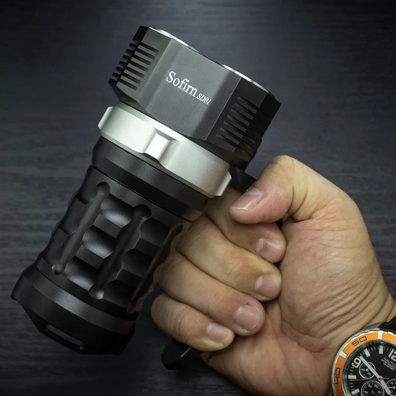 Aluminium alloy diving tube flashlight with over 350 lumens output, 18cm long.