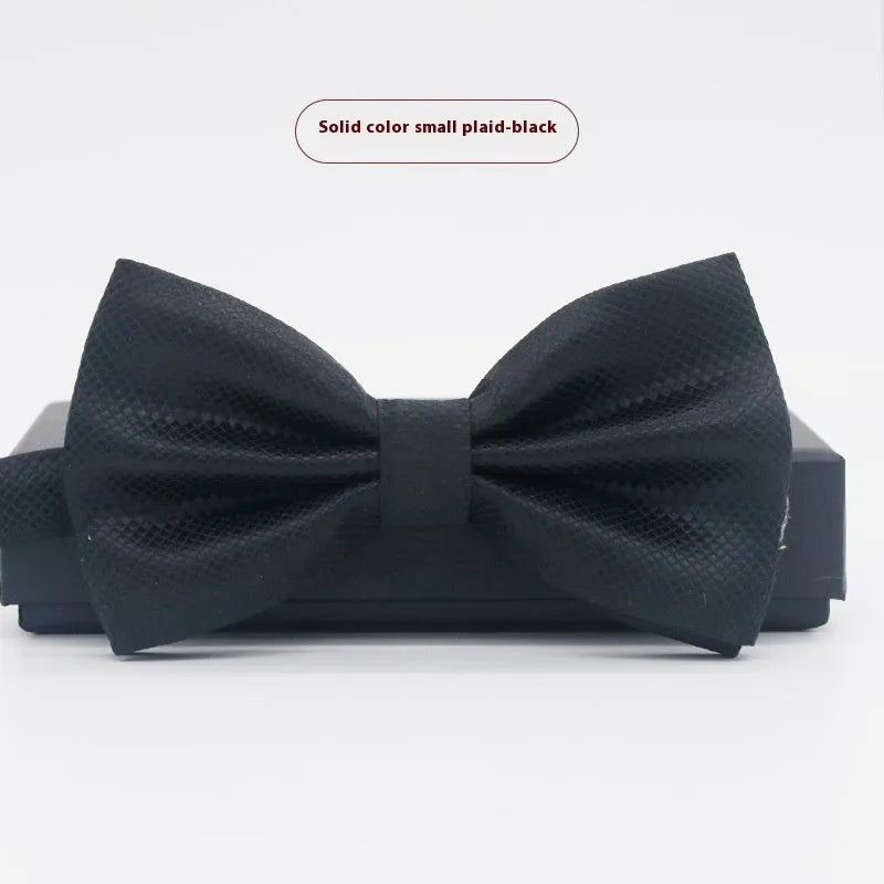 Flat head style bow tie in small plaid pattern measuring 12x6cm for formal wedding and business wear