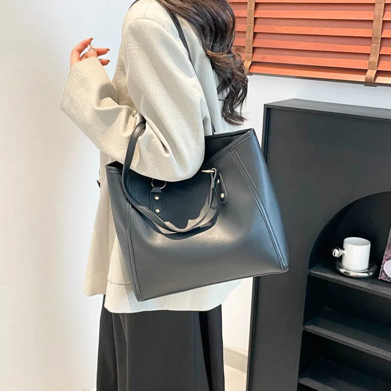 Korean style shoulder underarm bag in PU leather with sandwich pocket design, horizontal square shape