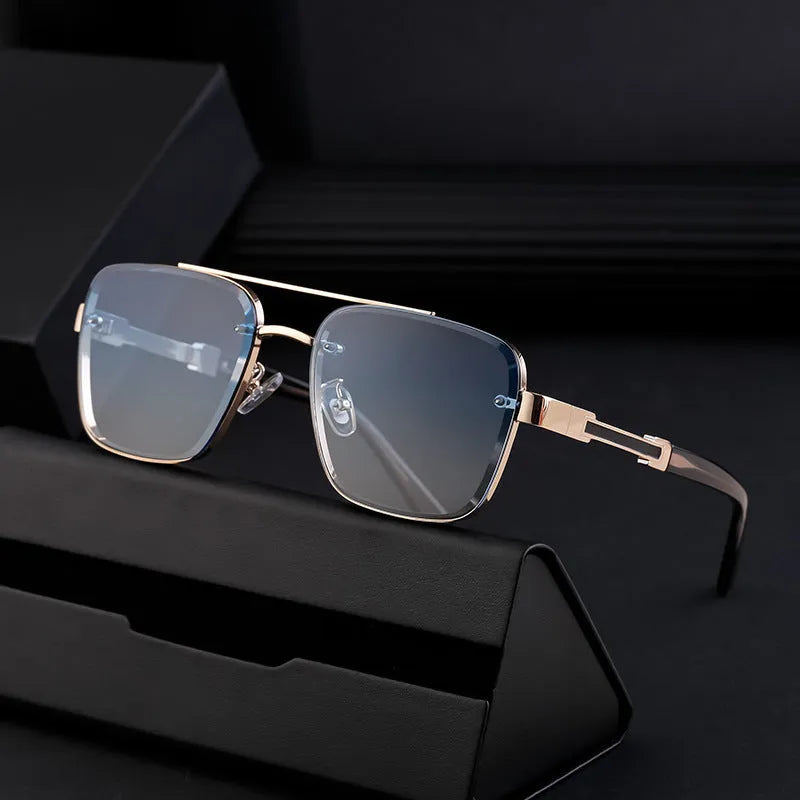 Men's vintage sunglasses with UV400 lenses in a gold gradient blue colourway on a PC frame.