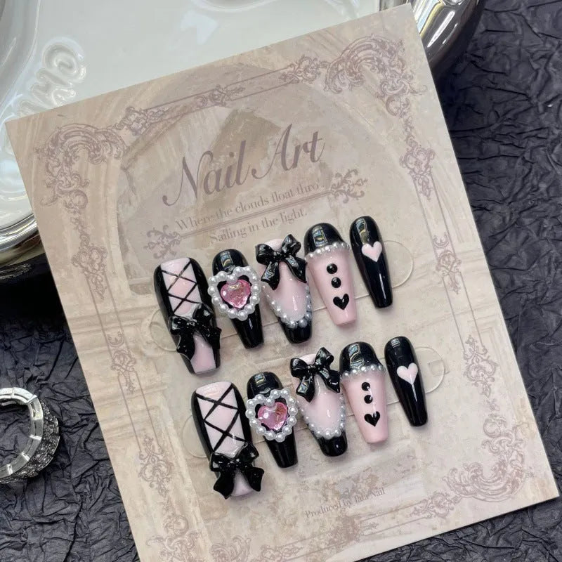 Black pink heart hand-painted manicure nails with detachable design in four sizes